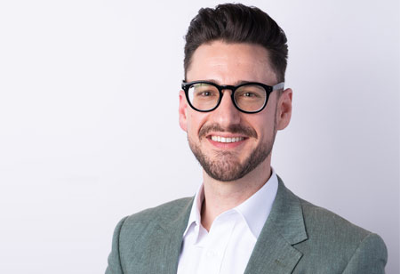 Putting Artificial Intelligence to Work - Enhancing the Employee Experience with AI